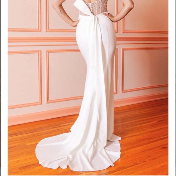 Wedding Dress - Vow’d - Picture 8 of 9